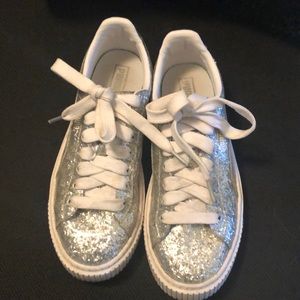 ✨✨Lightly worn Puma Shoes -8.5 ✨✨